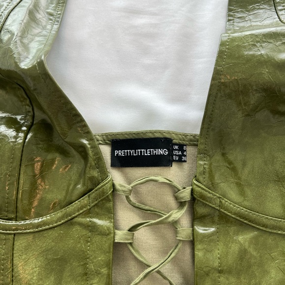 Pretty Little Thing Olive Washed Faux Leather Lace Up Plunge Halterneck Top - Picture 5 of 6